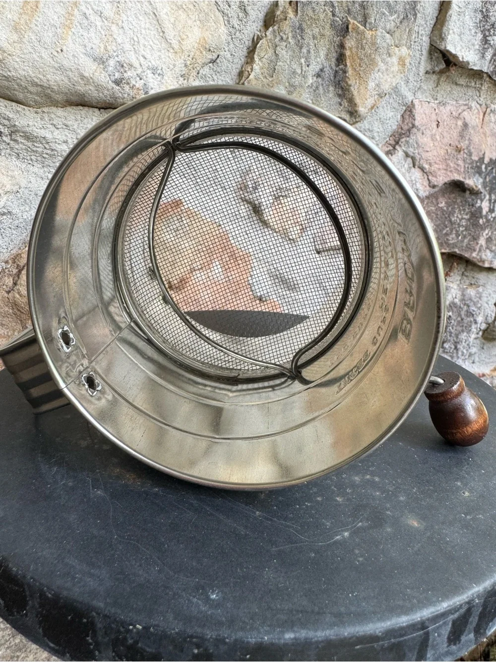 Vintage Bromwell’s Flour Sifter Apple Print Hand Crank Wood Handle 3 Cup